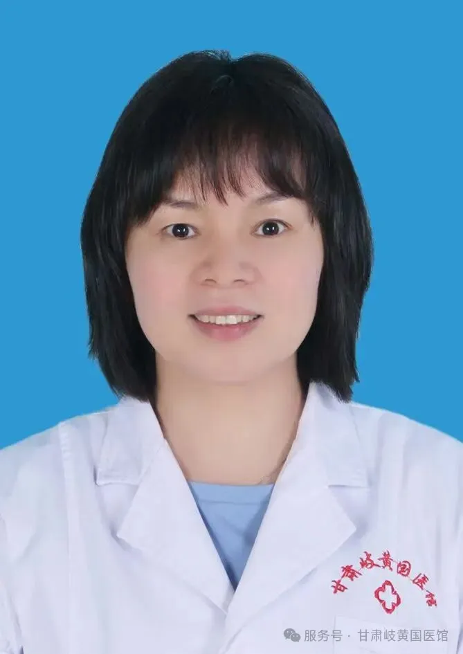 万小英